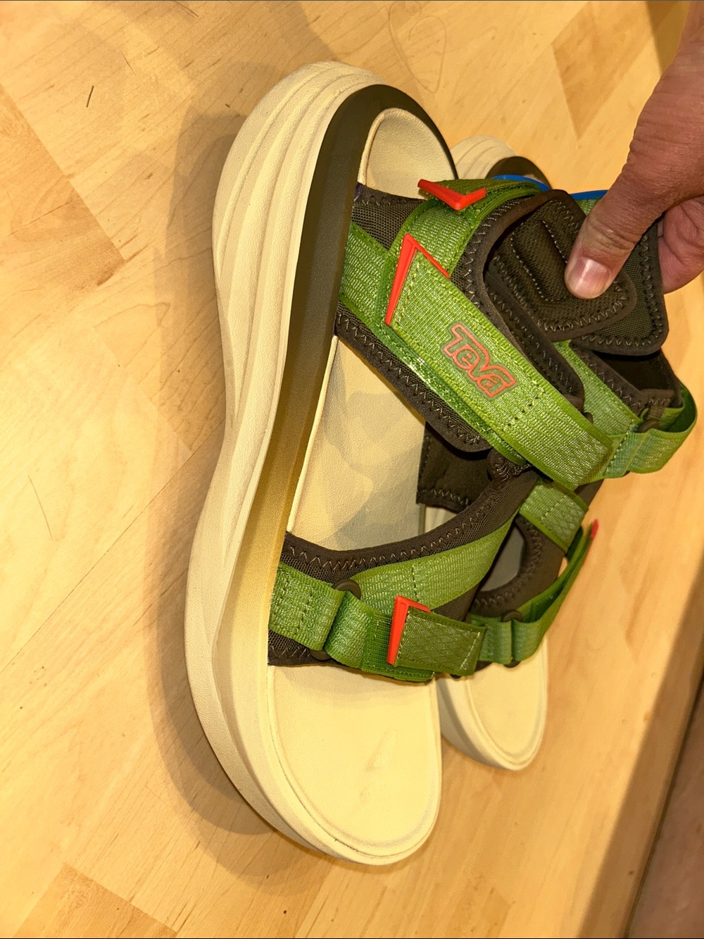 Teva Aventrail R2T - Picture 3 of 5